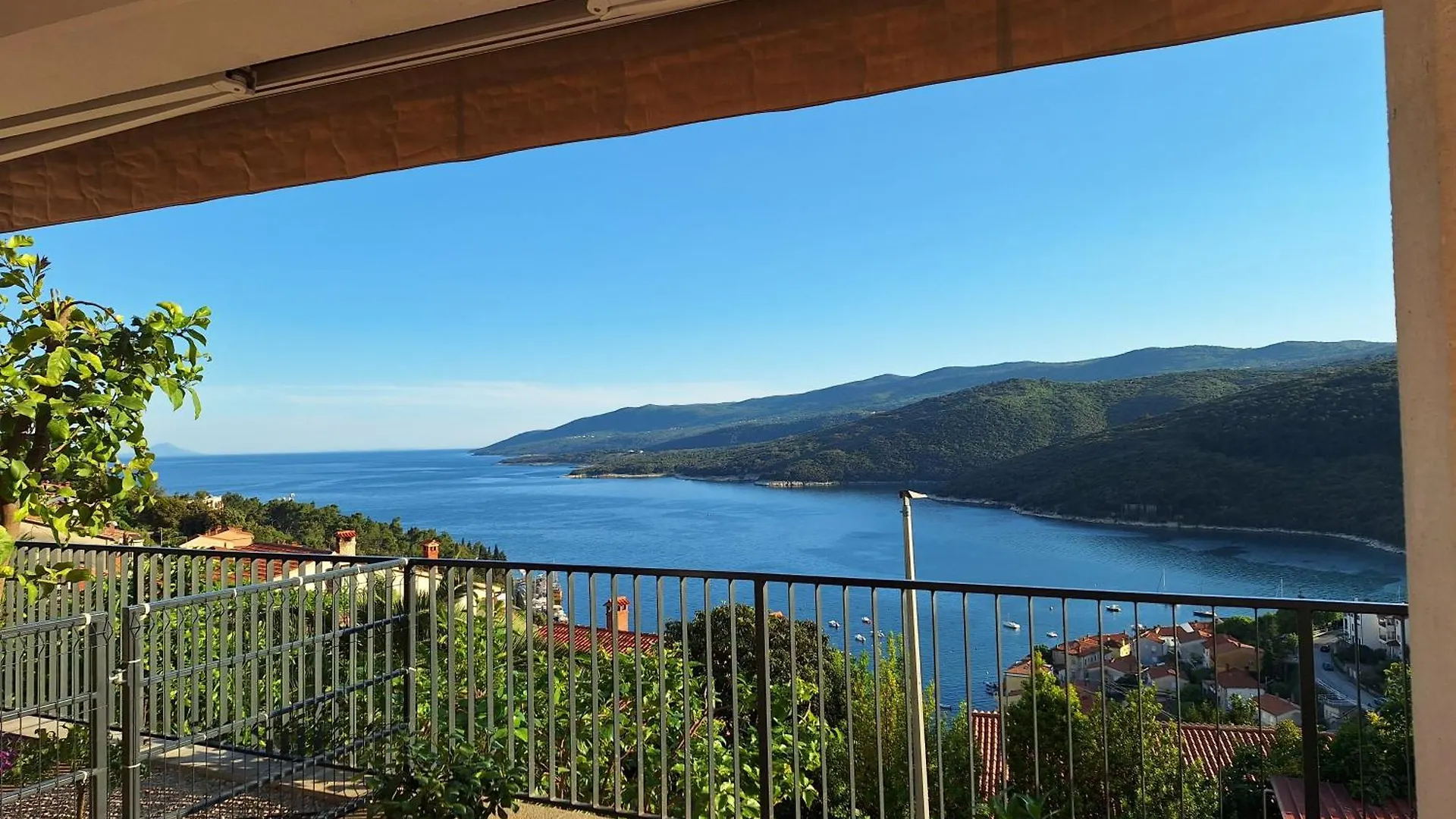 Studio Apartment Duli Rabac With Private Hot Tub And Free Parking