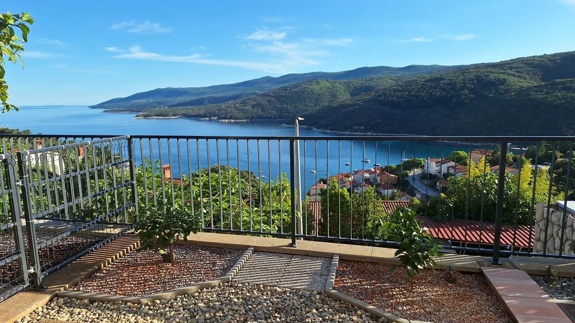 Studio Apartment Duli Rabac With Private Hot Tub And Free Parking