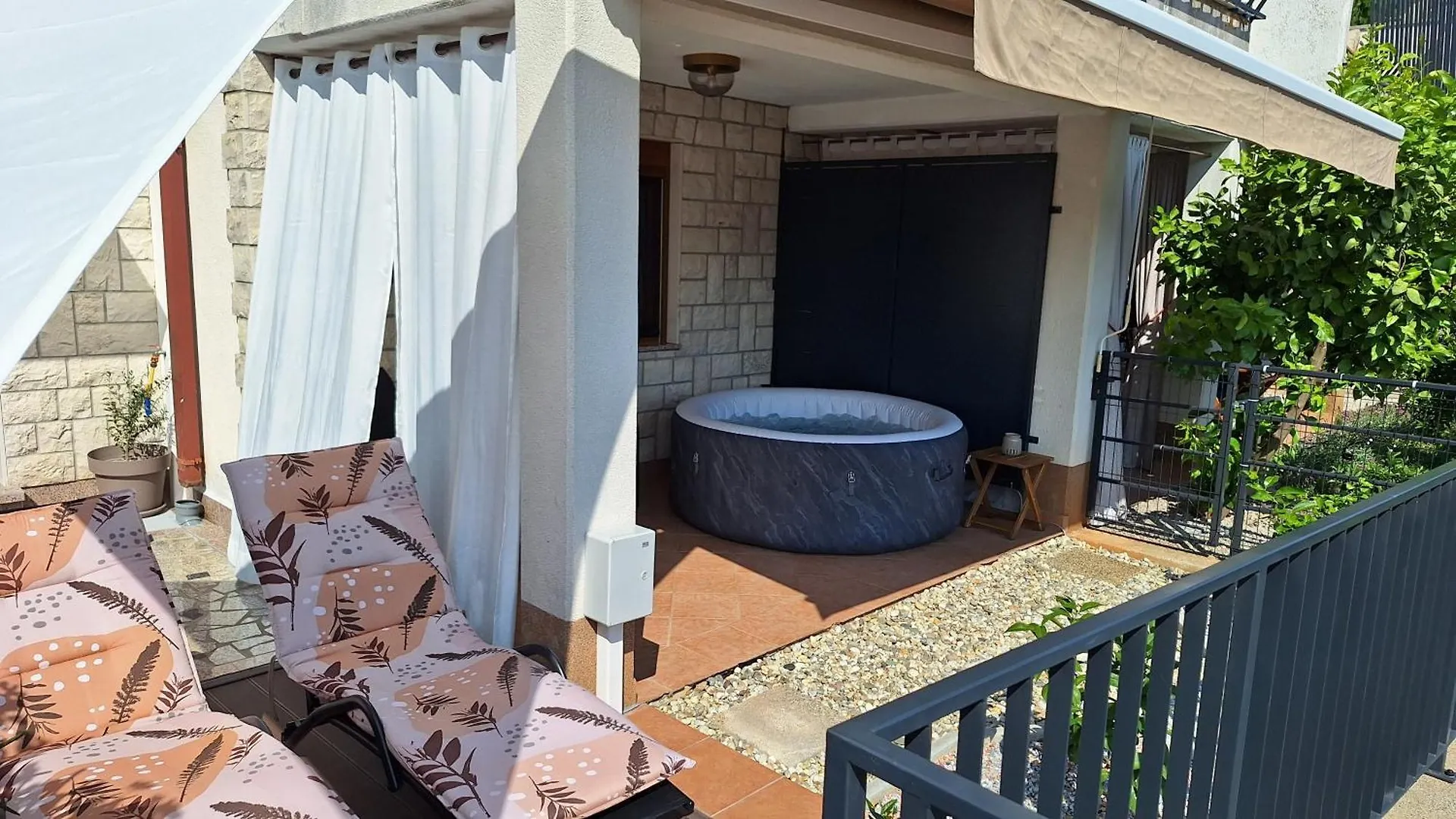 Studio Apartment Duli Rabac With Private Hot Tub And Free Parking